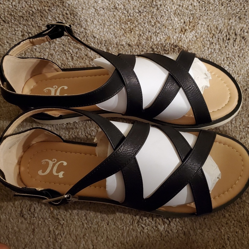 Journee Collection Black sandals 10M-New!